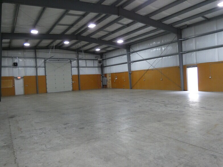 More Photos Of 191 William White way, Shelton Warehouse For Lease