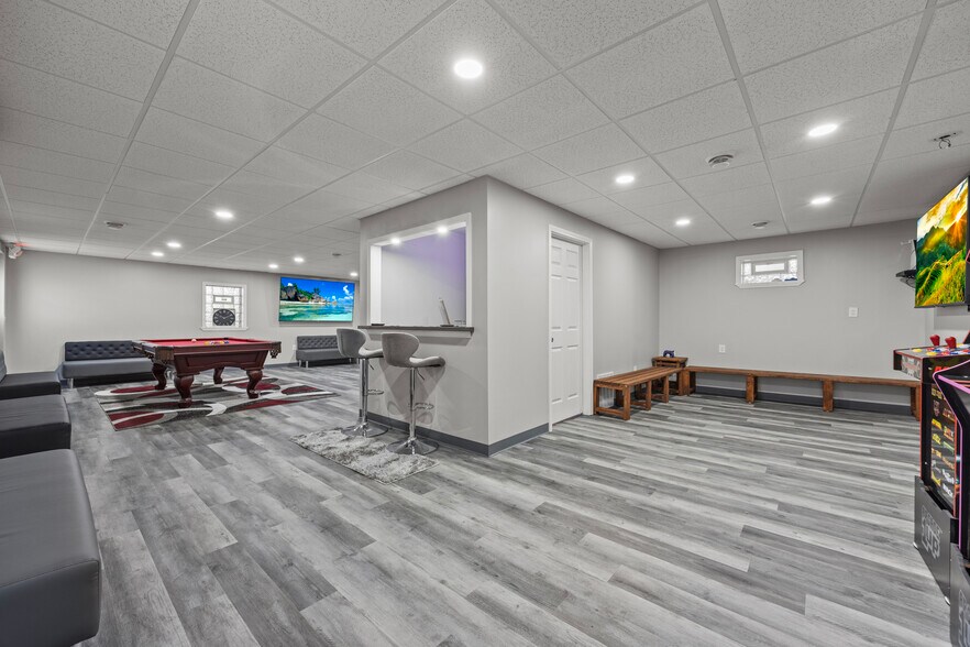 More Photos Of 2314-2318 Niagara St, Niagara Falls Freestanding For Lease