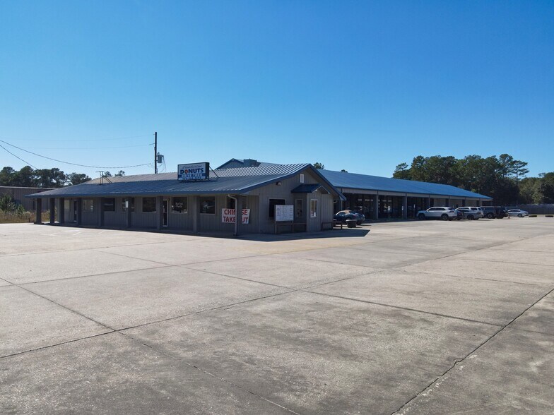 More Photos Of 727-801 N Main St, Lumberton General Retail For Lease