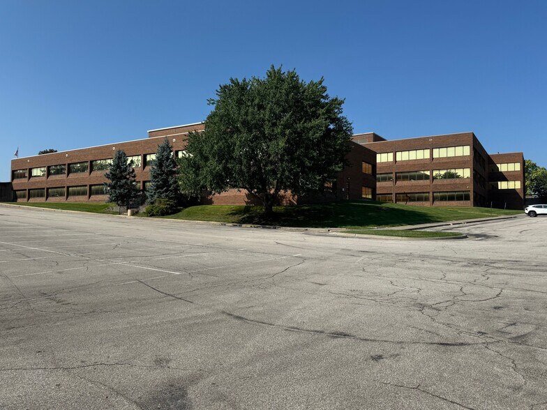 More Photos Of 4370 W 109th St, Overland Park Office For Lease