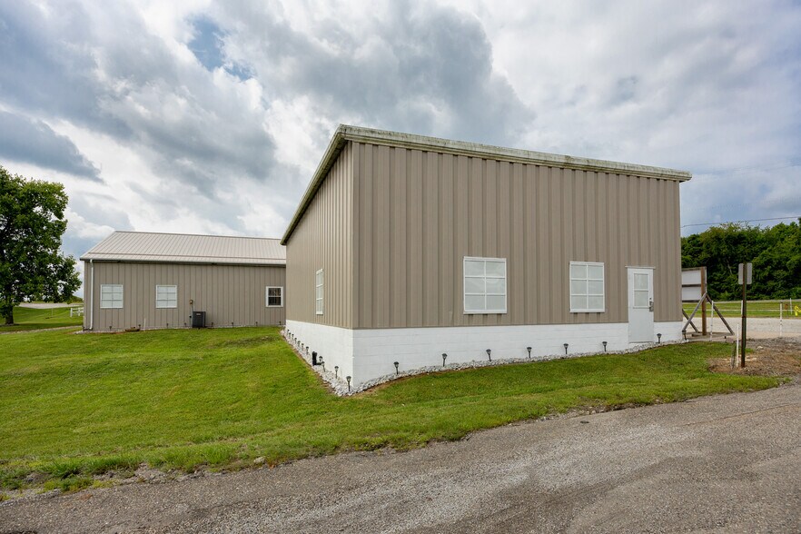 More Photos Of 62190 Bailey Rd, Barnesville Freestanding For Lease