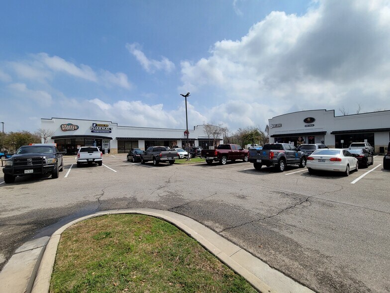 More Photos Of 1615 Grand Avenue Pky, Pflugerville Unknown For Lease