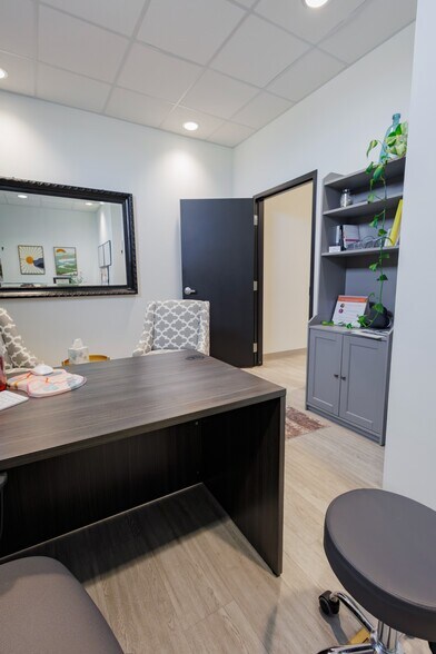 More Photos Of 101 Grant Pl, Lowell Medical For Lease