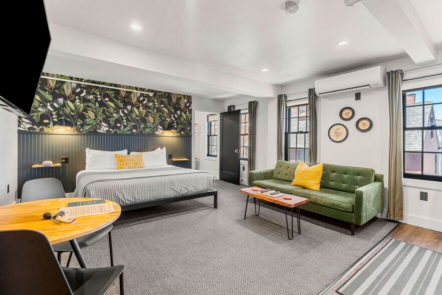 More Photos Of 409 The Hill, Portsmouth Hotel For Sale