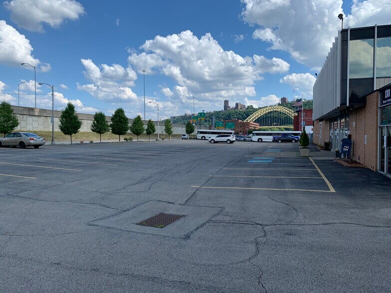 More Photos Of 1301 Beaver Ave, Pittsburgh Light Distribution For Lease