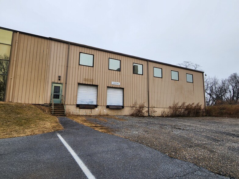 More Photos Of 444 Railroad Ave, Camp Hill Warehouse For Lease