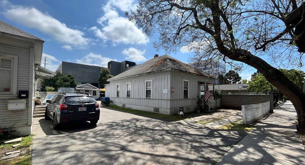 More Photos Of 2122-2126 Corinth Ave, Los Angeles Land For Sale