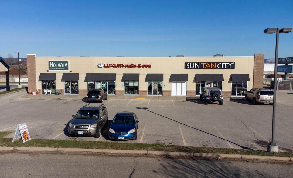 More Photos Of 1035 Frontenac Dr, Winona Storefront For Sale