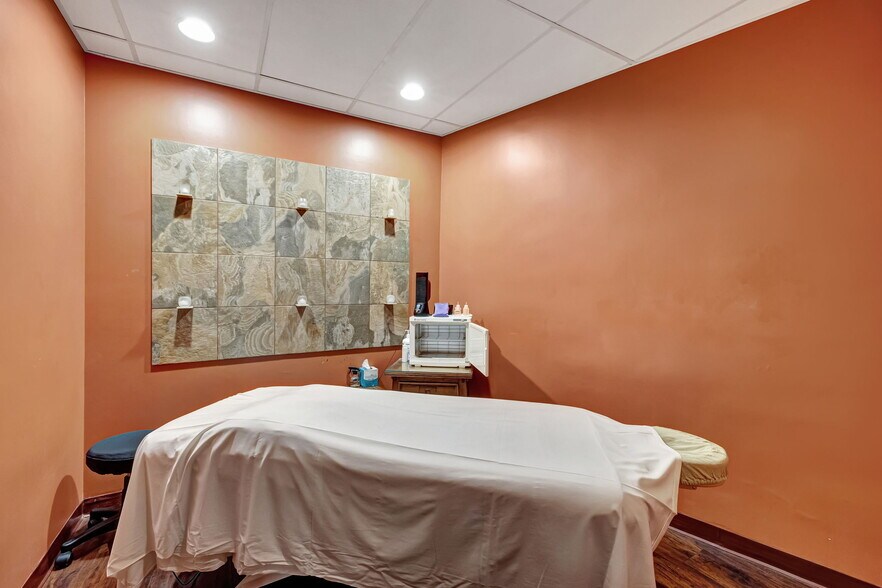 More Photos Of 3045 N Federal Hwy, Fort Lauderdale Storefront Retail Office For Lease