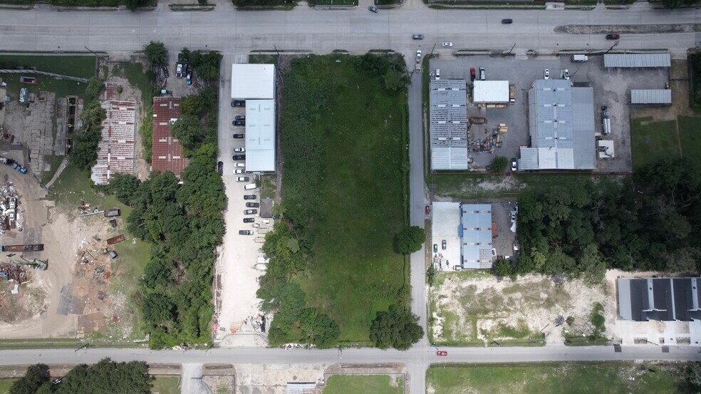 More Photos Of 4450 Pinemont Dr, Houston Land For Sale