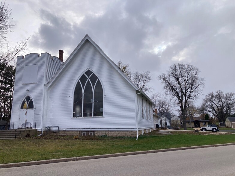 Primary Photo Of 311 Madison St, Marshall General Retail For Lease