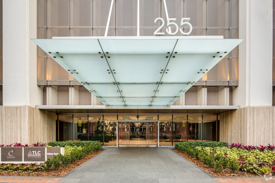 More Photos Of 255 S Orange Ave, Orlando Office Residential For Lease