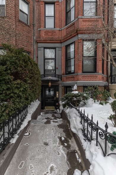 More Photos Of 230 Commonwealth, Boston Apartments For Sale