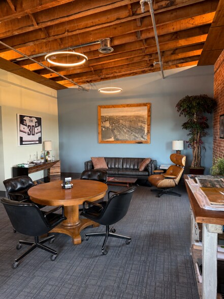 More Photos Of 366-386 Main St, Middletown Office For Lease