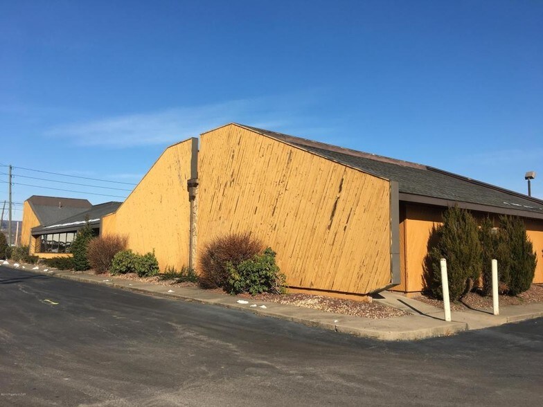 More Photos Of 59 S Wyoming Ave, Edwardsville Freestanding For Lease