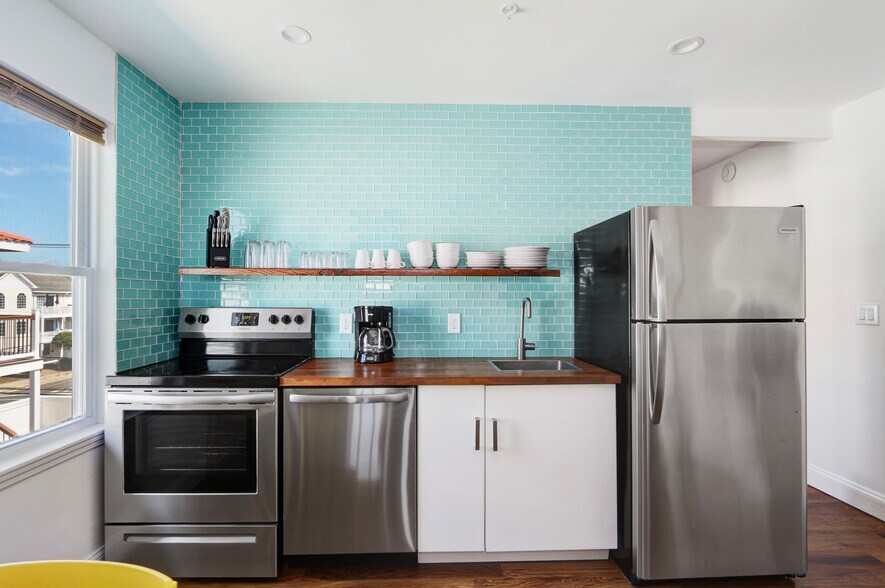 More Photos Of 5100 Atlantic Ave, Wildwood Hotel For Sale