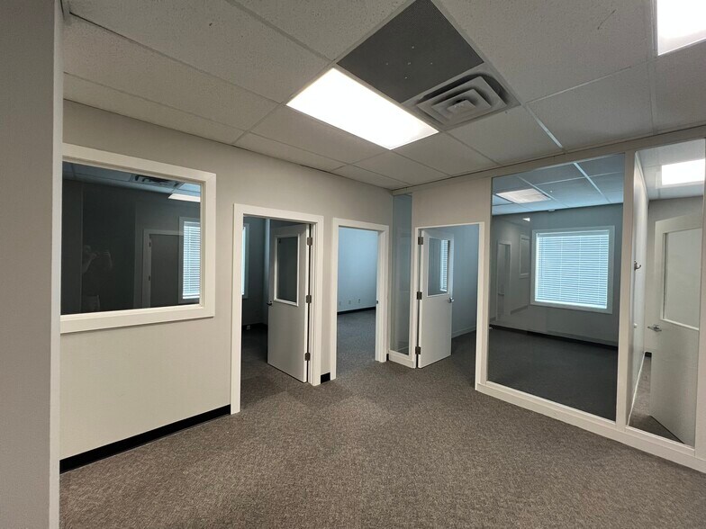 More Photos Of 117 Parkwood St, Lowell Office For Sale