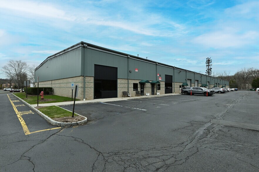 More Photos Of 60 Whitney Rd, Mahwah Warehouse For Lease