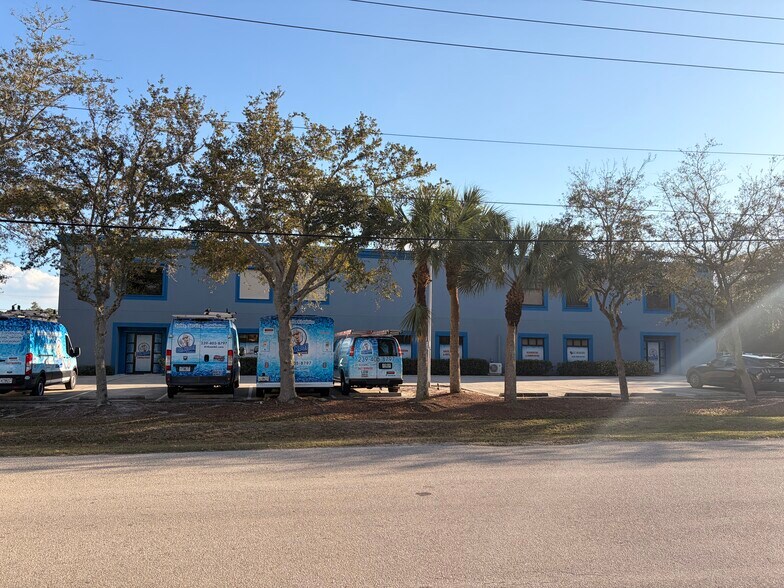 More Photos Of 10911 Harmony Park Dr, Bonita Springs Light Distribution For Sale