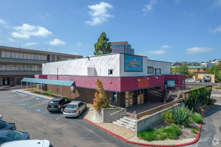 More Photos Of 5373 Mission Center Rd, San Diego Restaurant For Lease