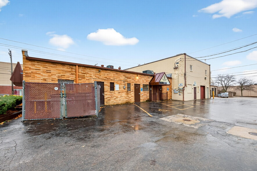 More Photos Of 4127-4141 Mayfield Rd, South Euclid Office For Sale