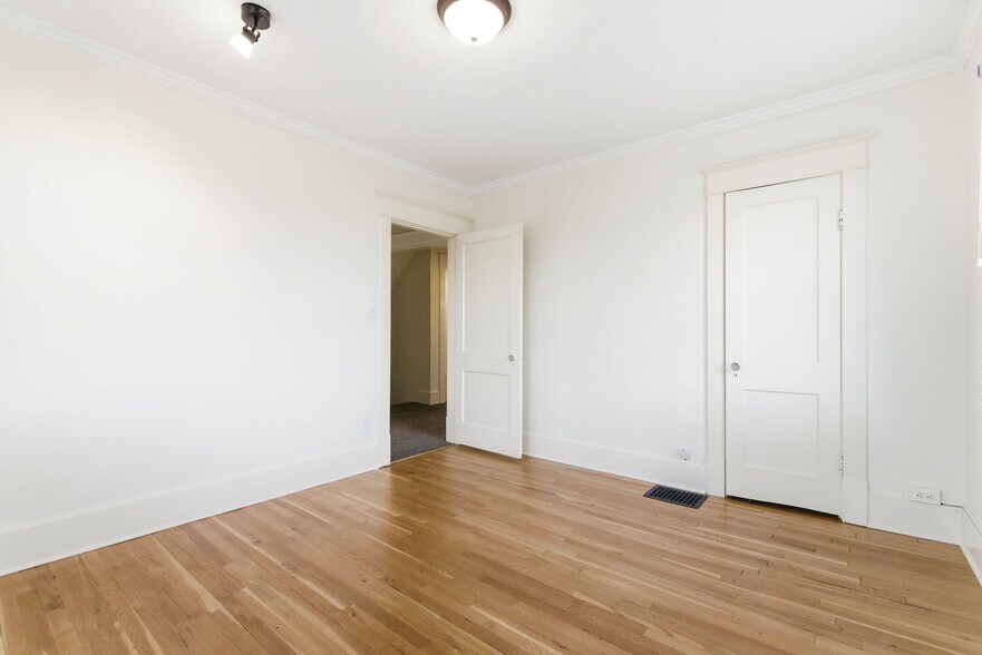 More Photos Of 3208 College Dr, Louisville Office For Sale