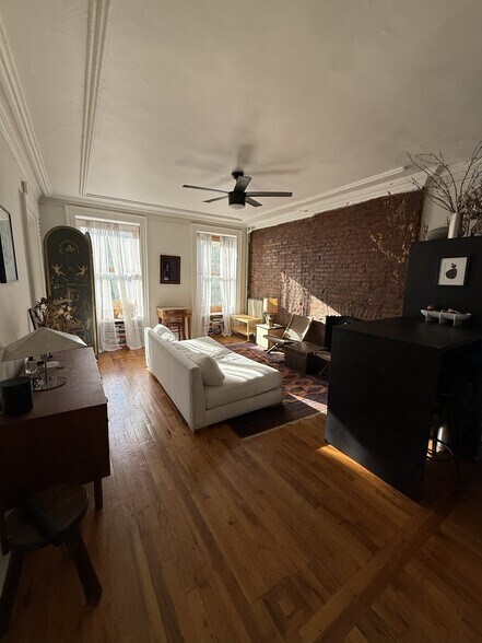 More Photos Of 19 S Oxford St, Brooklyn Apartments For Sale