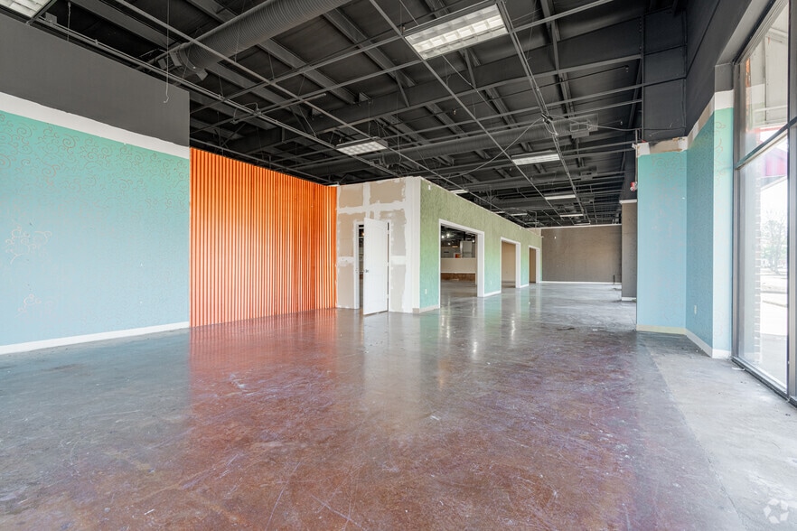 More Photos Of 7980 US Highway 64, Bartlett General Retail For Sale