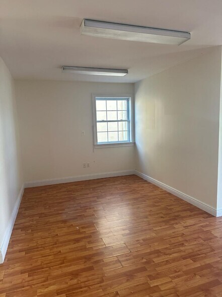 More Photos Of 249 Main St, Woodbridge Office For Lease