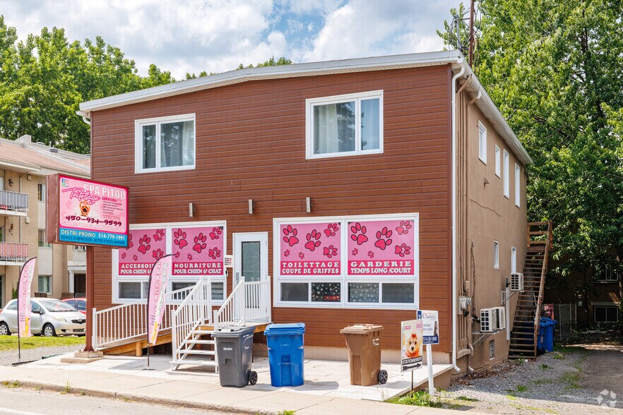 More Photos Of 3965 Boul Lévesque W O, Laval Storefront Retail Residential For Sale