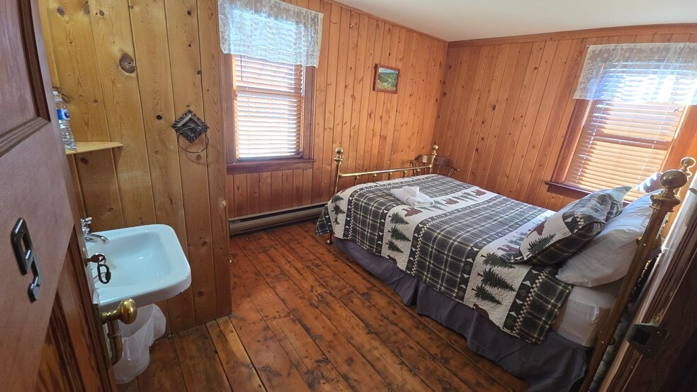 More Photos Of 1080 Stack Valley Rd, Cariboo Hotel For Sale