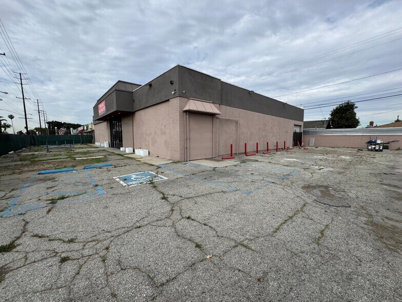 More Photos Of 2625 E Carson St, Carson Supermarket For Sale