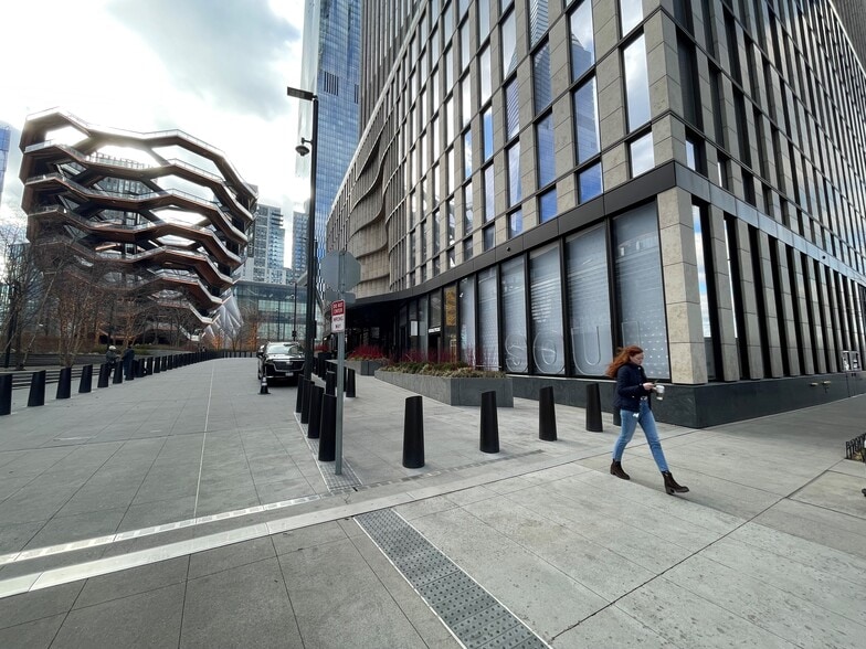 More Photos Of 31 Hudson Yards, New York Office Residential For Lease