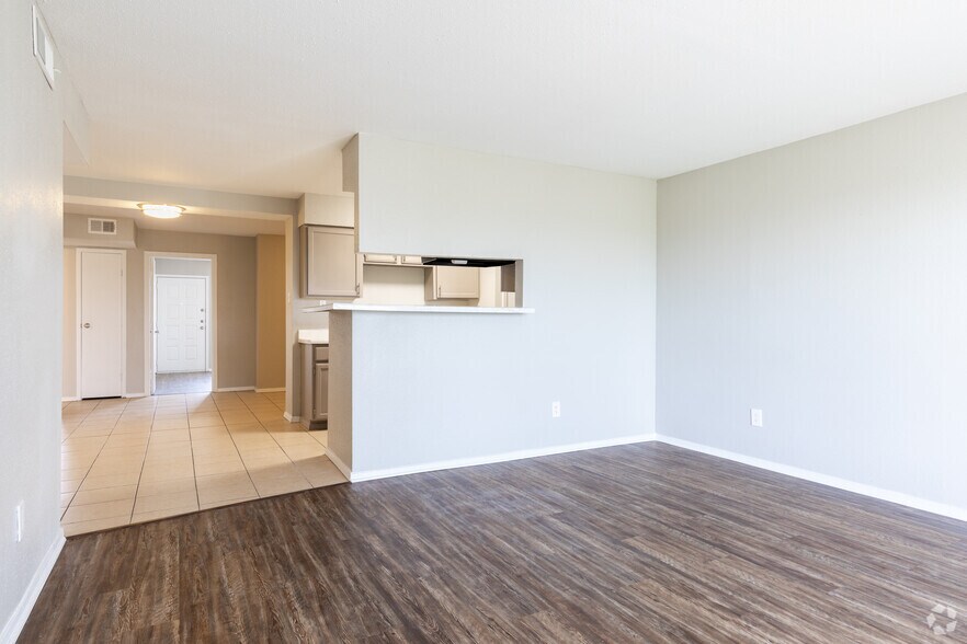 More Photos Of 1010 Magnolia Dr, Freeport Apartments For Sale