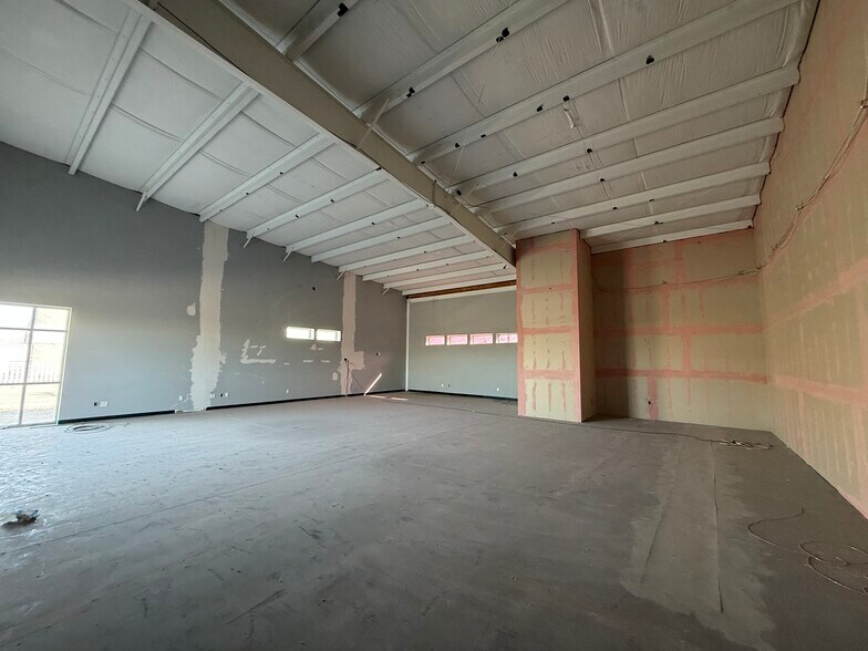 More Photos Of 1895 Appaloosa Dr, Sunland Park Showroom For Lease