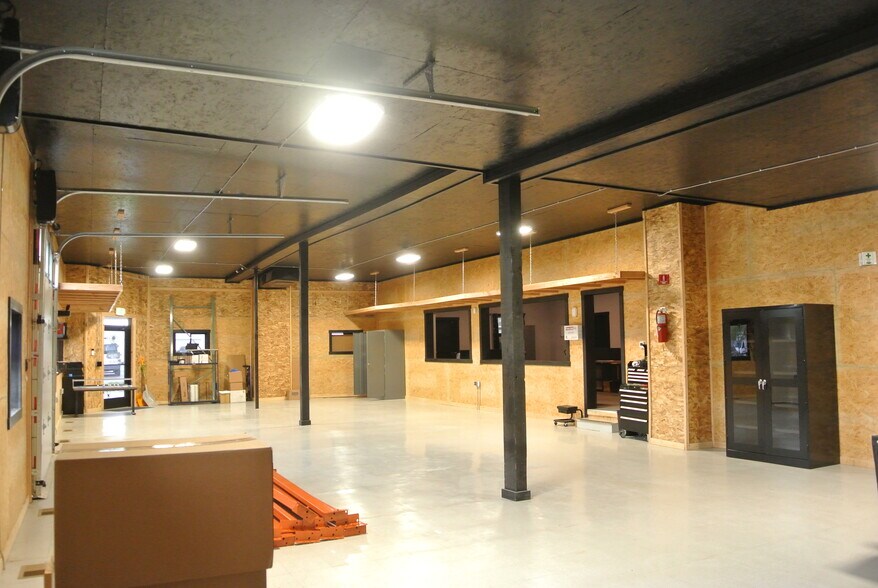 More Photos Of 2 S Division St, Kellogg Restaurant For Sale