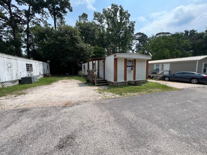 More Photos Of 1511 Dogwood Dr, Huntsville Manufactured Housing Mobile Home Park For Sale