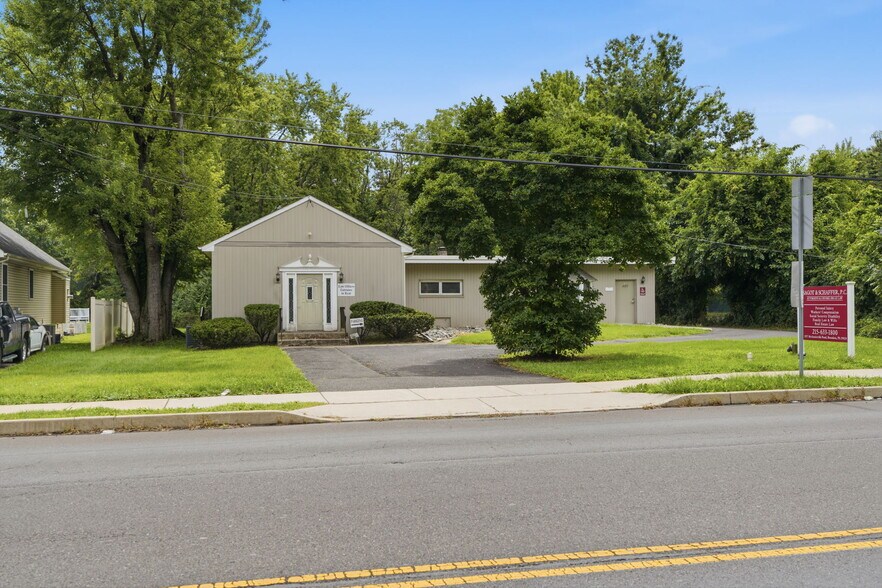 More Photos Of 3157 Mechanicsville Rd, Eddington Medical For Sale