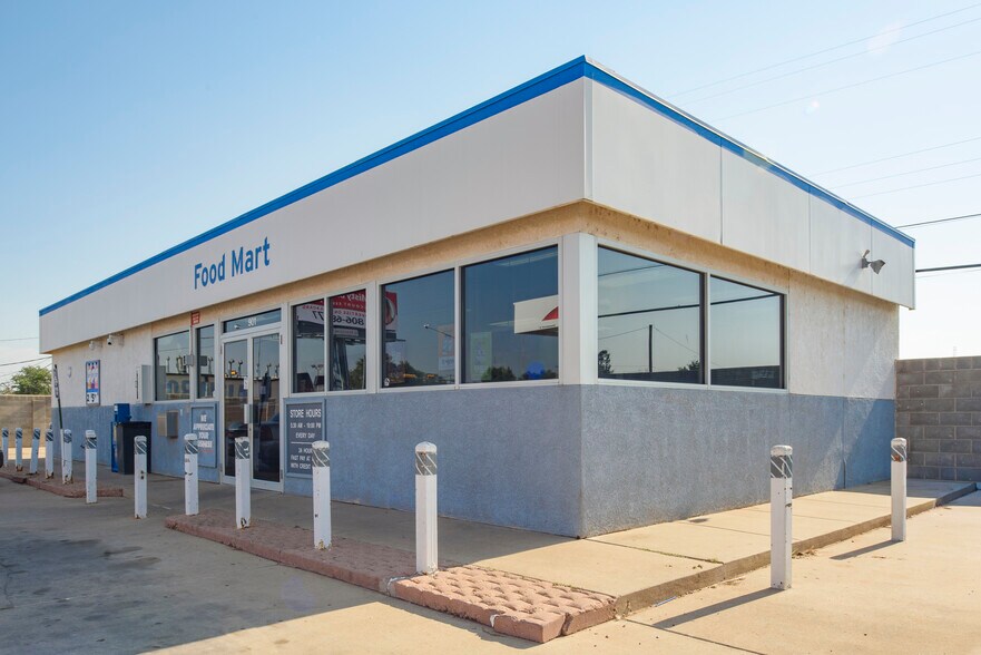 More Photos Of 901 N Prince St, Clovis General Retail For Sale