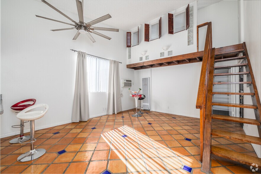 More Photos Of 1943 Vista Del Mar Ave, Los Angeles Apartments For Sale