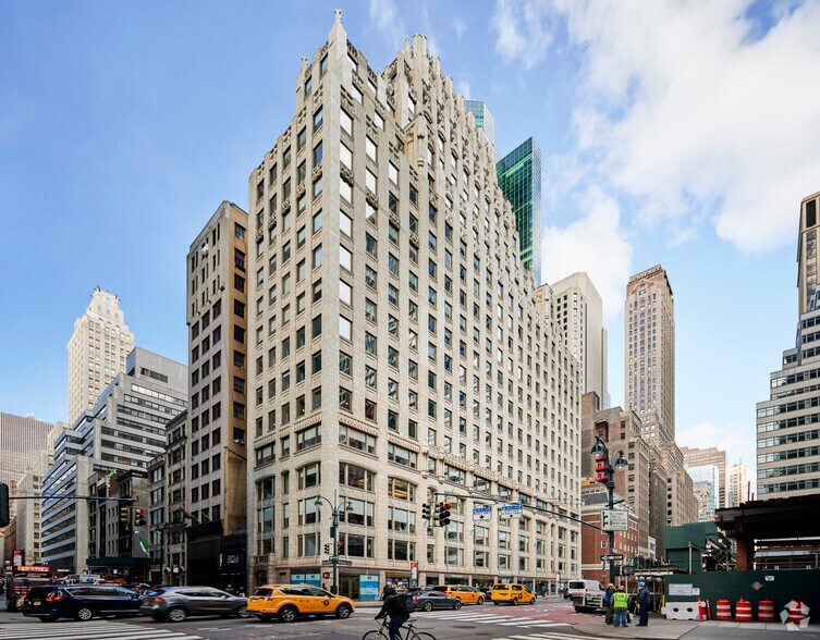 More Photos Of 400 Madison Ave, New York Office For Lease