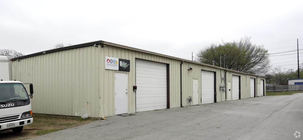 Primary Photo Of 318 Dallas Dr, Denton Warehouse For Lease