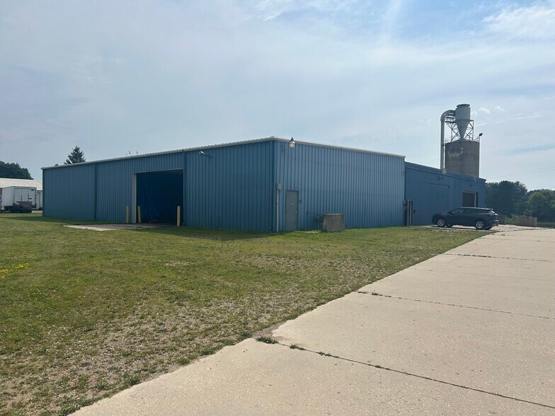 Primary Photo Of 312 Portland Rd, Waterloo Industrial For Lease