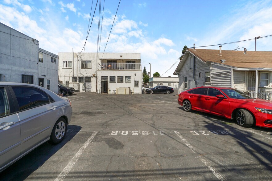 More Photos Of 11850 Hawthorne Blvd, Hawthorne Storefront Retail Residential For Sale