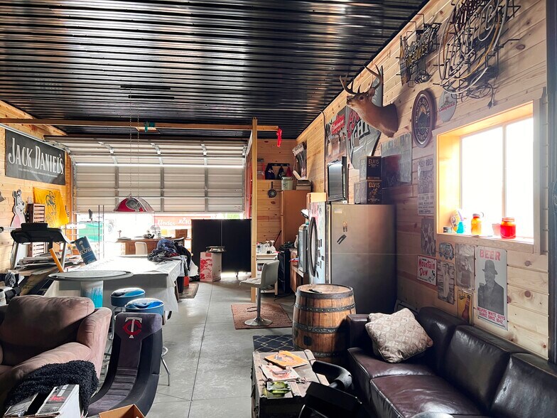 More Photos Of MN-371, Walker Showroom For Sale