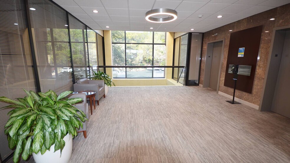 More Photos Of 8834 N Capital of Texas Hwy, Austin Office For Lease