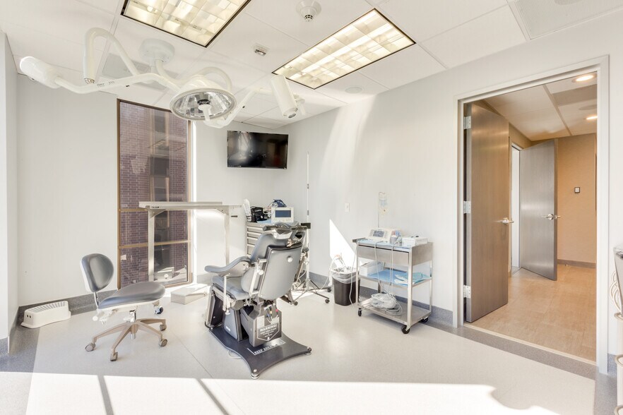 More Photos Of 12301 Wilshire Blvd, Los Angeles Office For Lease