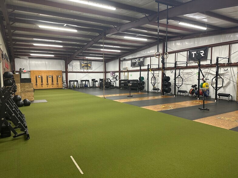 More Photos Of 106 Bowling Ln, Dublin Flex For Sale