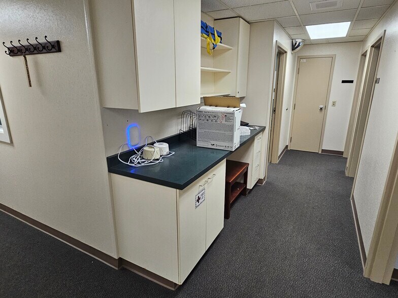 More Photos Of 97 S 4th St, Ishpeming Office For Lease