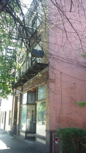 More Photos Of 544-546 Bessemer Ave, East Pittsburgh Apartments For Lease